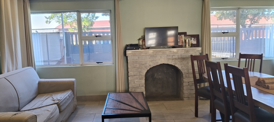 3 Bedroom Property for Sale in Uitsig Western Cape